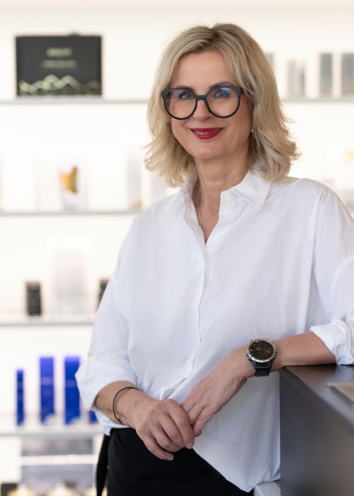 Christiane Niemand lächelt in die Kamera